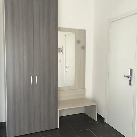 Marco Polo 16 Bed & Breakfast 4*